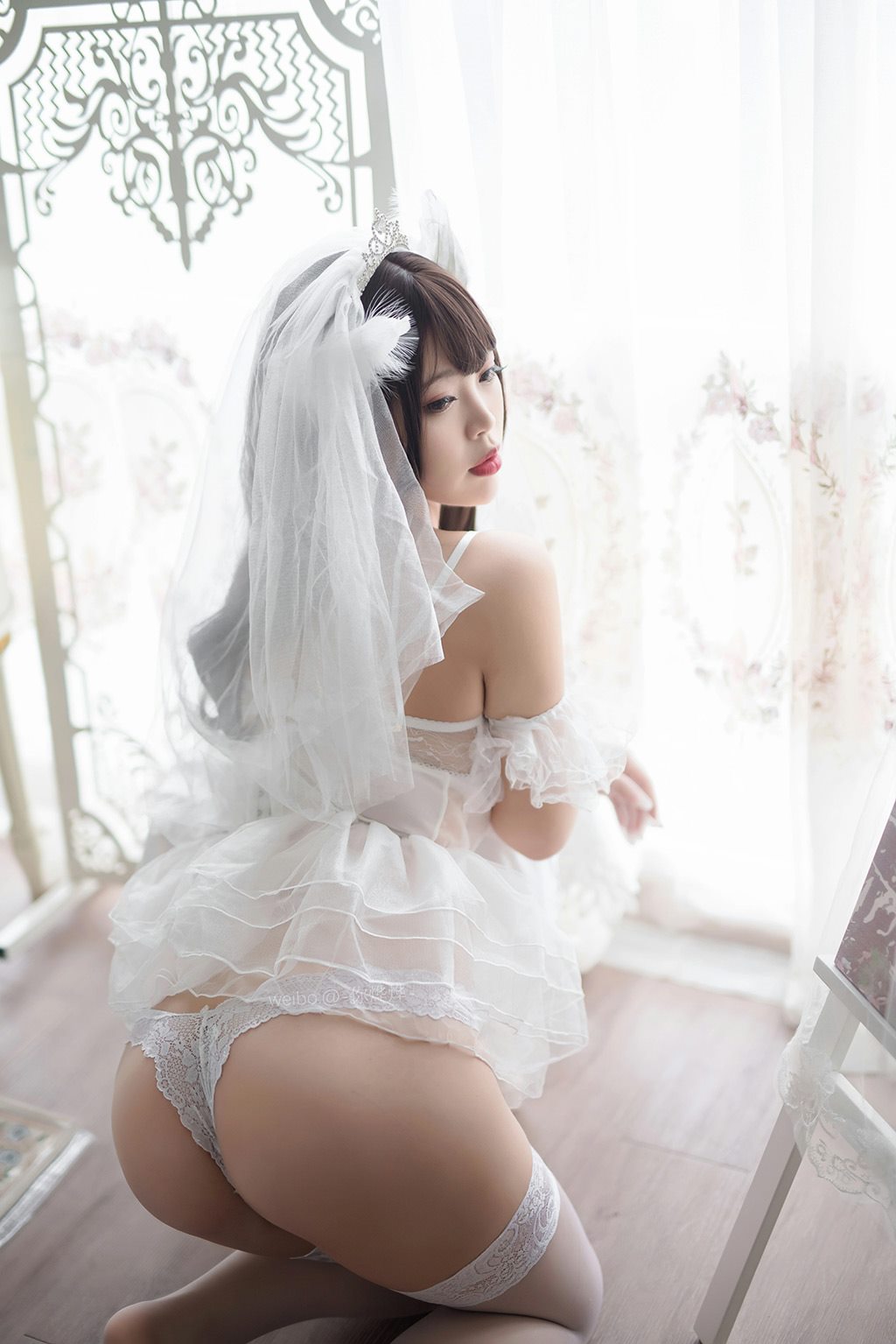 网红美女白烨白天鹅白色情趣婚纱内衣加白色丝袜美腿性感私房写真集