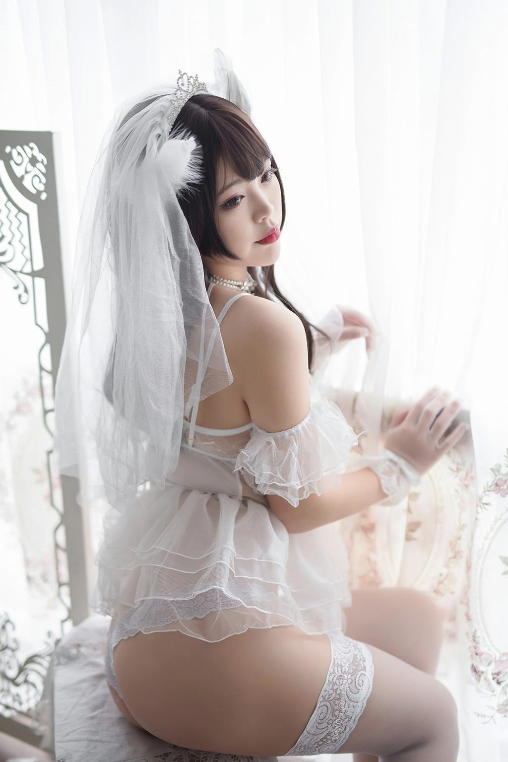 网红美女白烨白天鹅白色情趣婚纱内衣加白色丝袜美腿性感私房写真集