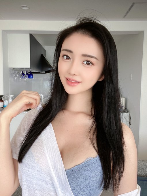 170公分！G罩杯三声道女大生“铃原美兰”AV出道！