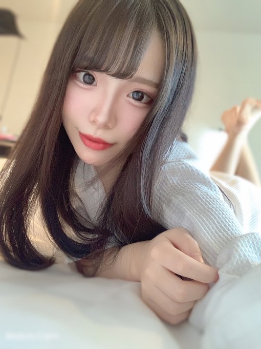 性癖好惊人！C罩杯关西名校女大生“铃音杏夏”AV出道！