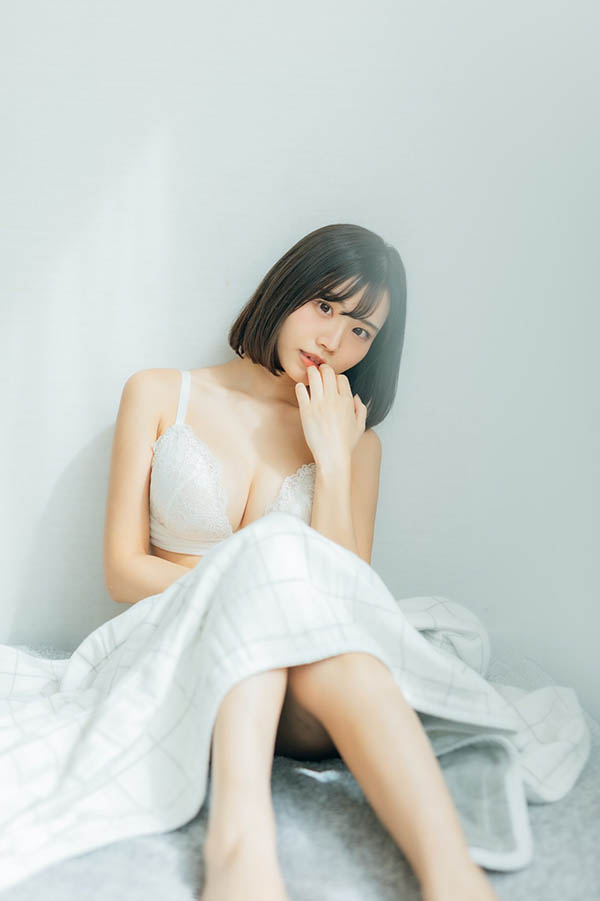 42万追踪!F罩杯短发巨乳“二阶堂梦”宣布移籍事务所并转生改名!