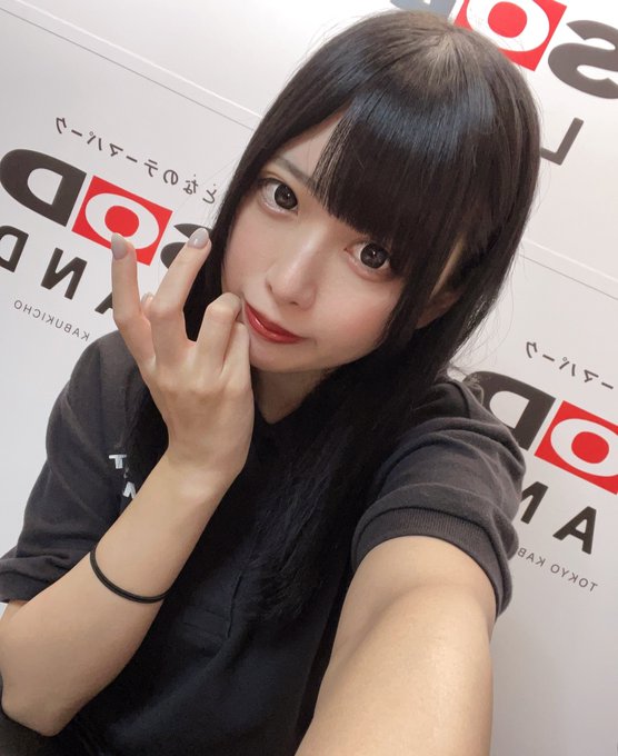 SOD女子社员!E罩杯丰满美少女“中丸未来”出道!曾经当过地下偶像的人气社员!