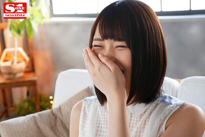 纯情害羞！F罩杯火辣大奶妹“和知昴”AV出道害羞到遮脸！