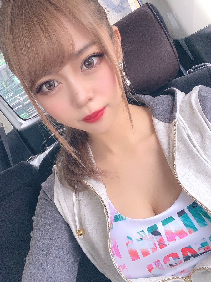 168公分长腿!E罩杯美少女“乃木野野花”是半年前那位药学系女大生!