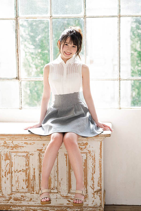 清纯甜美!E罩杯娇嫩女大生“绀野美衣奈”出道想体验真正的绝顶!