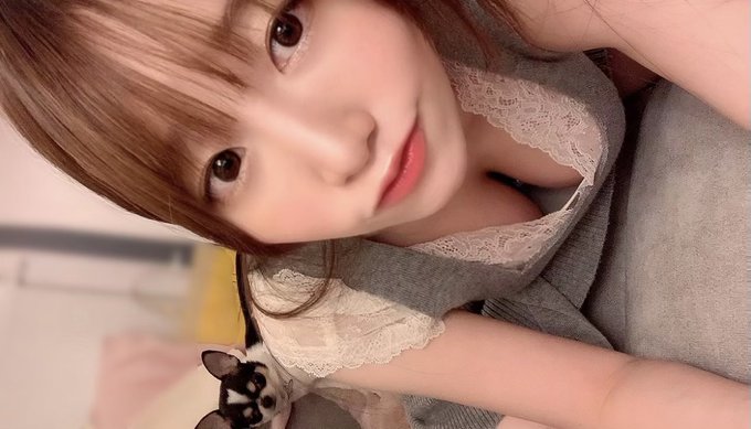 拍片机器宣布封拍!困惑颜E罩杯美少女“富田优衣”宣布4月开始停止所有演艺活动!