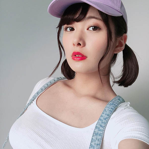 悲报! F罩杯短发美少女「小泉日向」惊爆明年一月引退?!