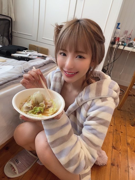 可爱mix性感! F罩杯大胃女王「桃乃木香奈」担任内衣MD美照连发狂吸上千赞!