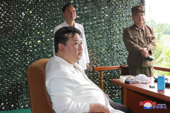 朝鲜试射“火星炮-18”洲际弹道导弹 金正恩现场指导导弹试射 称将继续采取行动直到美韩抛弃敌视政策