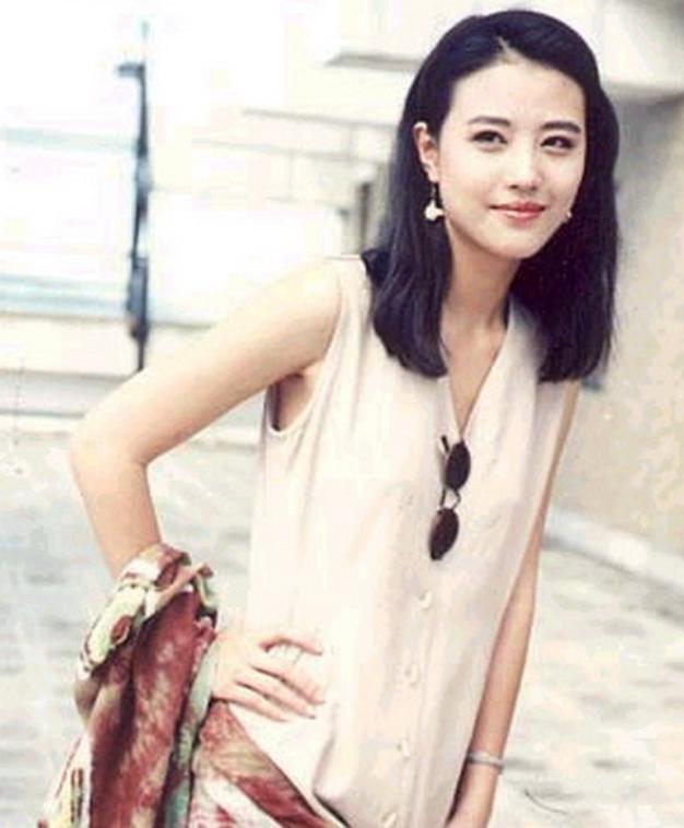 家人曝周海媚死因：突发心脏疾病猝死 遗产归母亲