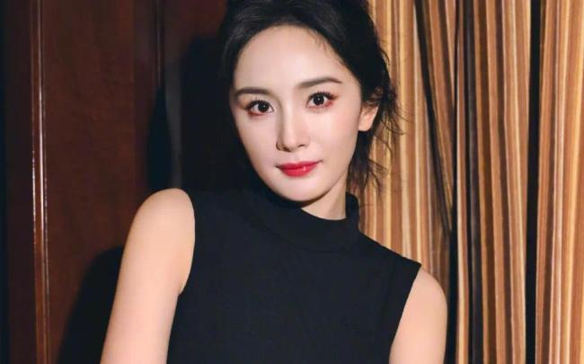 杨幂学术期刊发表文章争议再升级 被网友质疑用AI