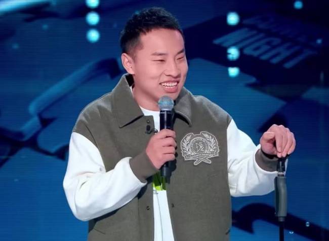 黄子韬徐艺洋正式官宣恋情！徐志胜在线送祝福