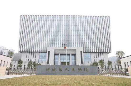 女职工因先兆流产发微信请假被公司解雇 公司被判赔偿22万余元