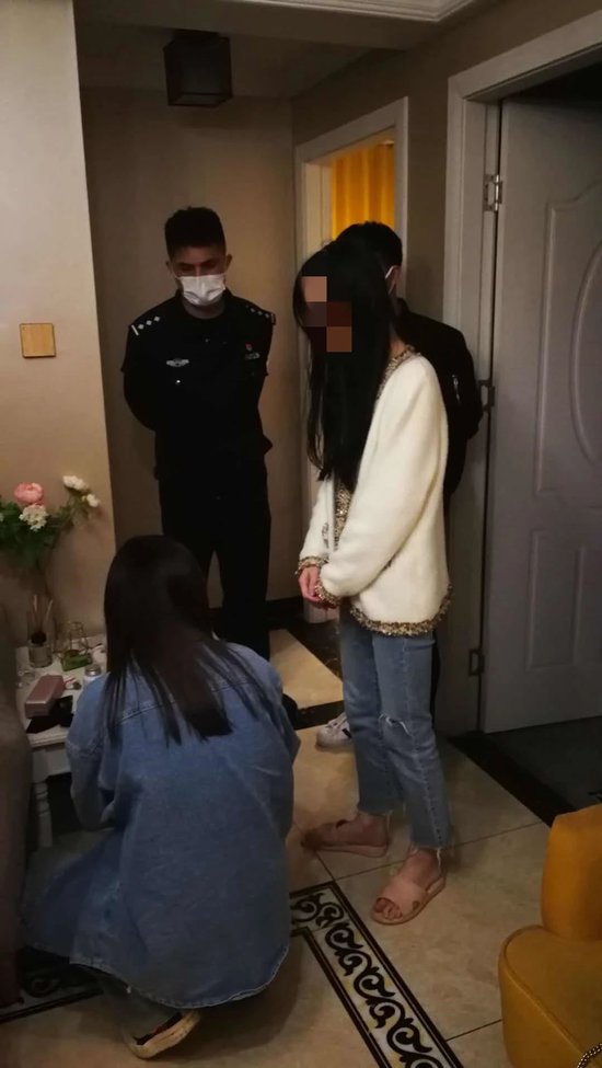 头目境外遥控!90后女主播靠色情表演获利上百万