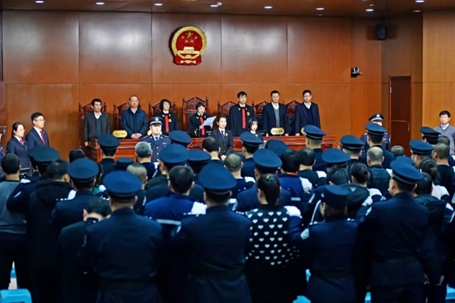 扫黑办披露3起涉黑大案:市委书记将1/4工程交给涉