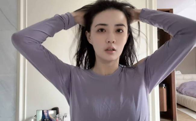 徐璐分享独处时光vlog 素颜出镜大方又自信