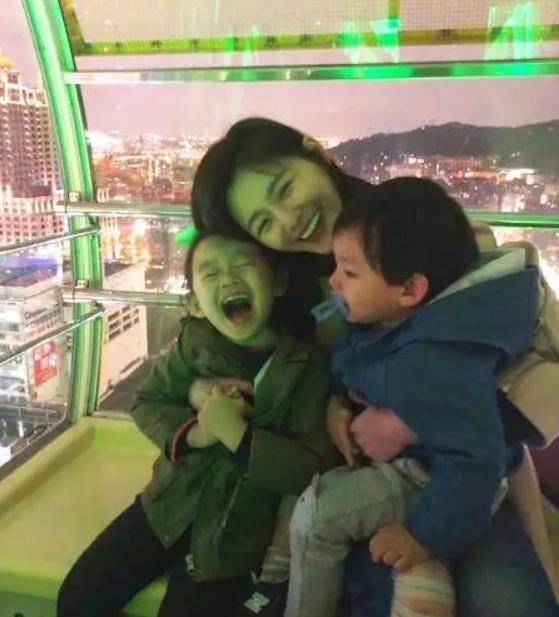 友人否认大S孩子将去上海定居：按原计划台湾读书