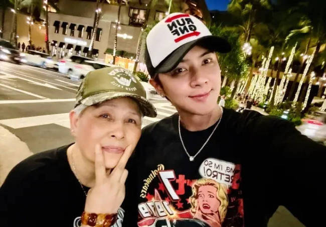 罗志祥再谈母亲患阿尔兹海默症：妈妈现在很开心