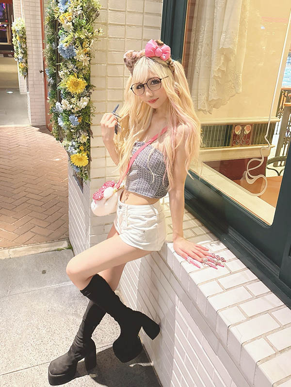 虽然还是出道时的那个辣妹⋯但她要换名字了