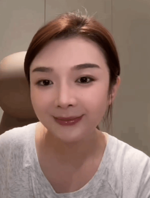 吴雅婷回应前夫患焦虑症：我和孩子完全不知道这事