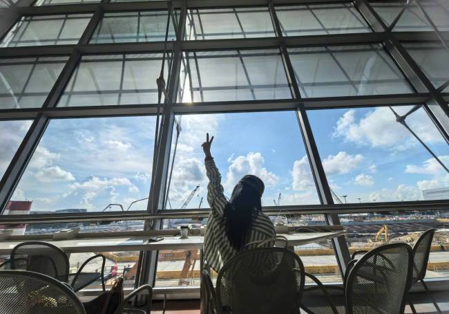 谭松韵晒美照回应暴瘦传闻:接下来行程发呆吃美食