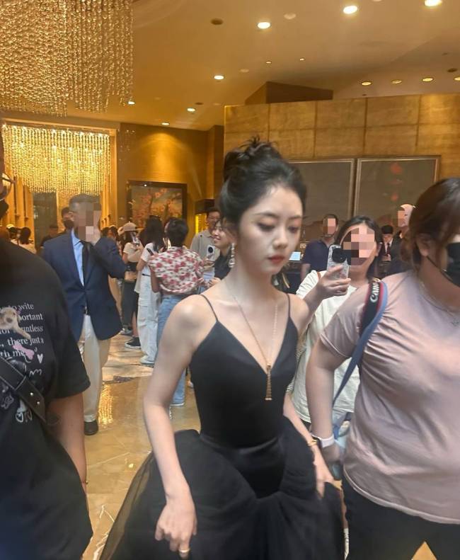 谭松韵晒美照回应暴瘦传闻:接下来行程发呆吃美食