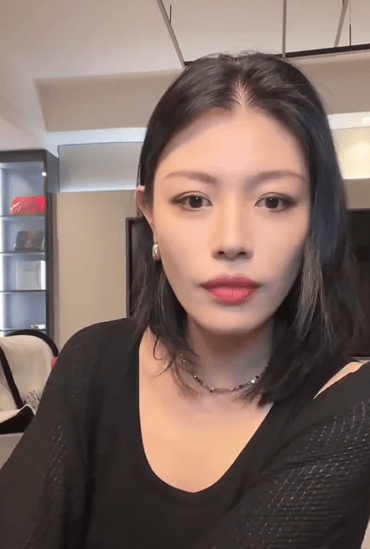 葛荟婕自曝没带走女儿小苹果的原因