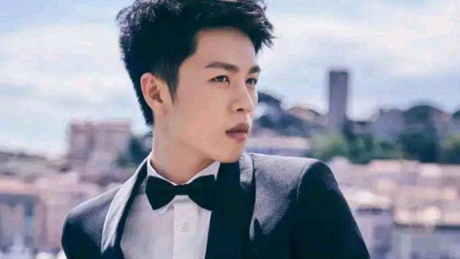 王紫璇李鸿其官宣结婚:我们一起创作一起成长