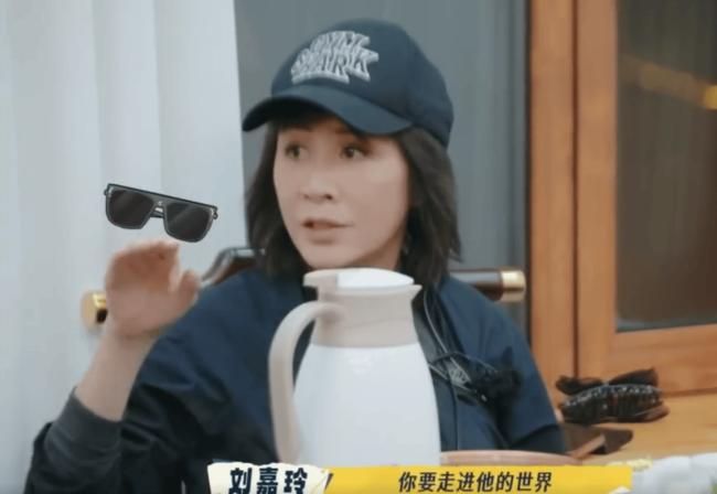 刘嘉玲称拍王家卫电影不用担心灯光：追求到最极致