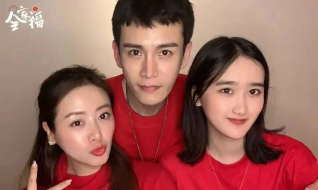 小李琳否认与经超相差6岁：我大他的这个数贼好