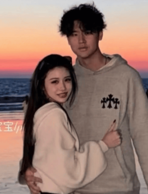 葛荟婕回应女儿小苹果疑似恋爱:尊重她自己啊